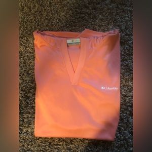 Brand new women’s Columbia long sleeve hooded shirt